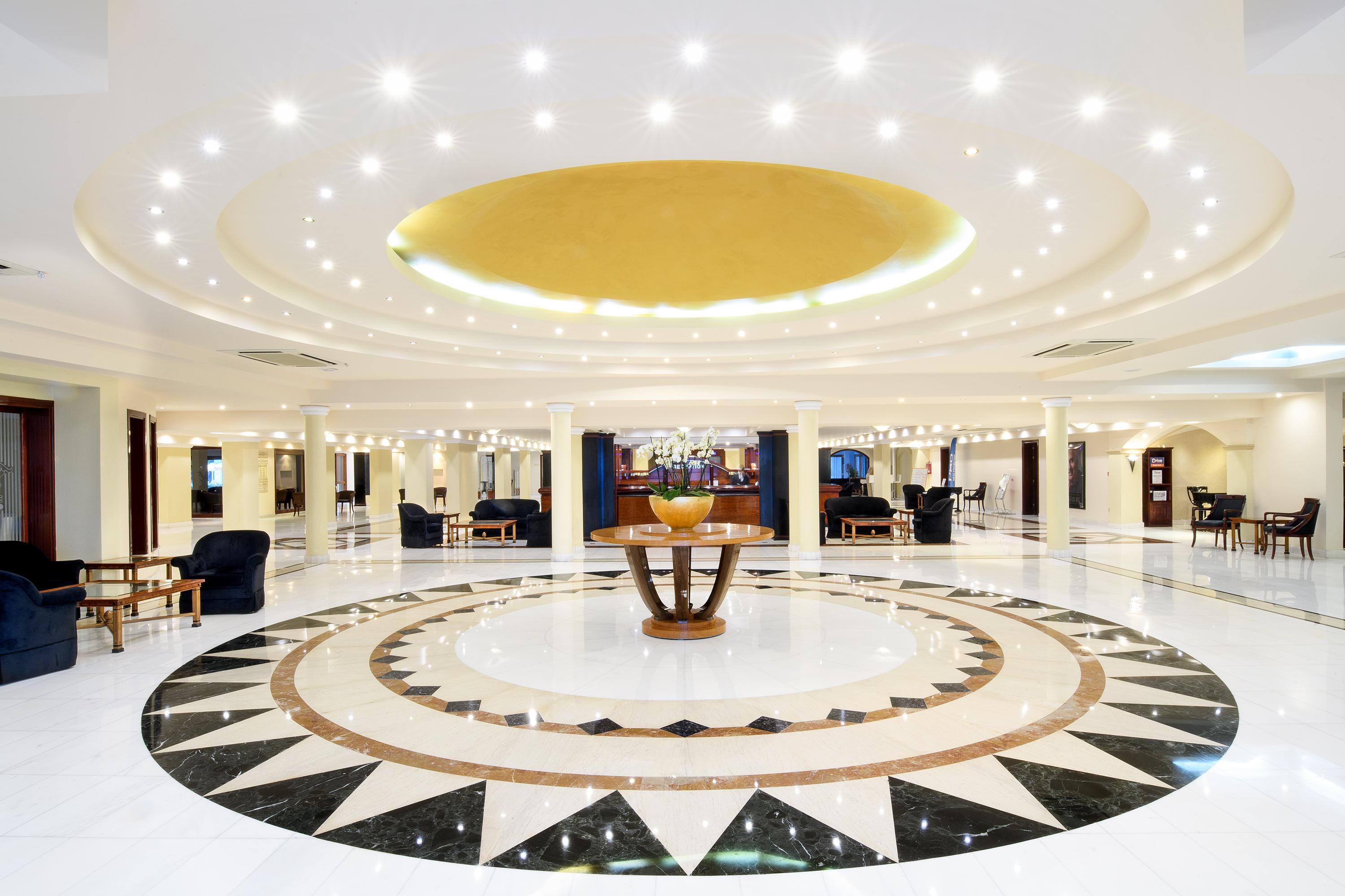 米提斯格兰迪海滩度假村 Rhodes City 外观 照片 Lobby of the hotel
