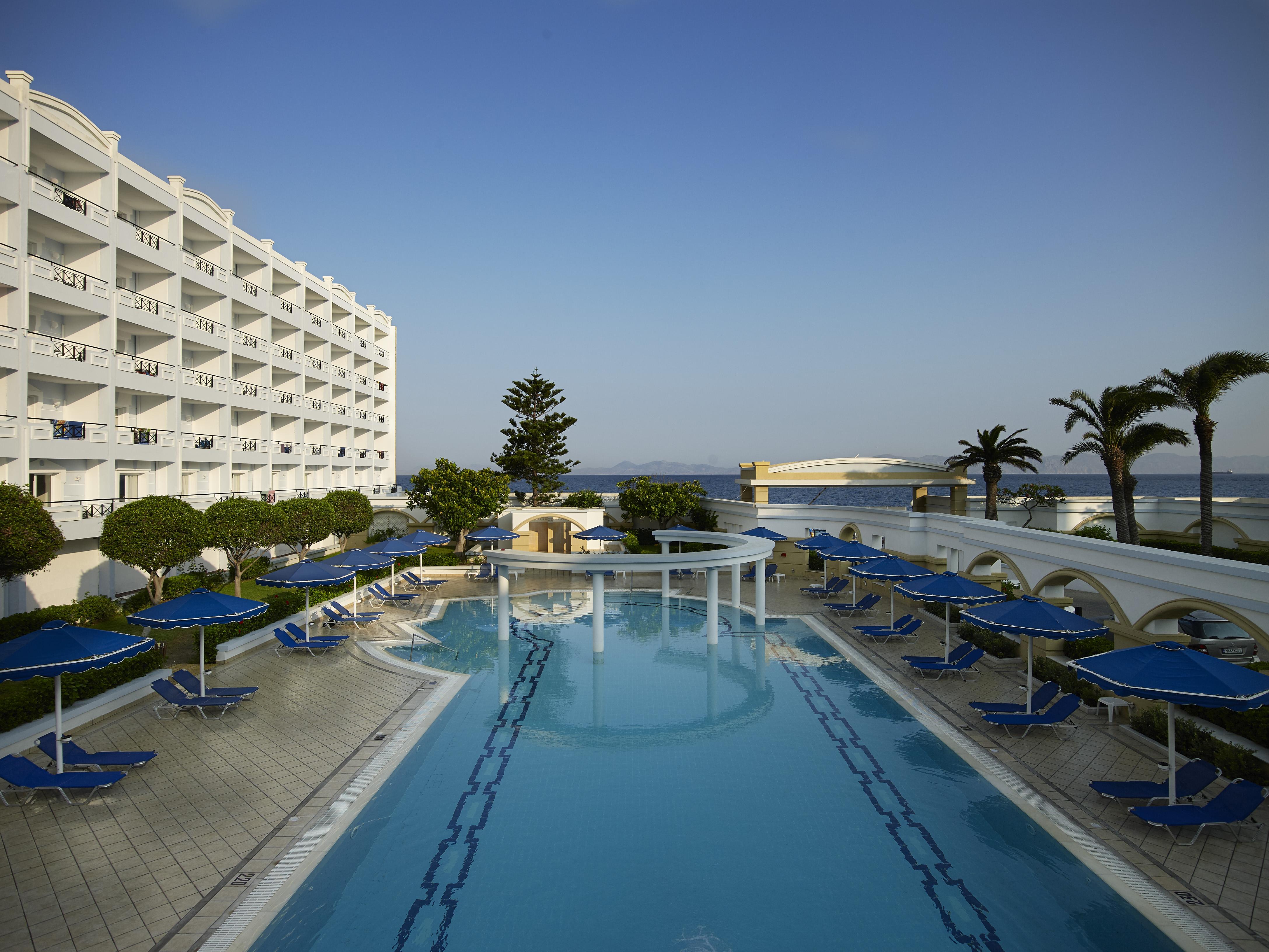 米提斯格兰迪海滩度假村 Rhodes City 外观 照片 The hotel's swimming pool