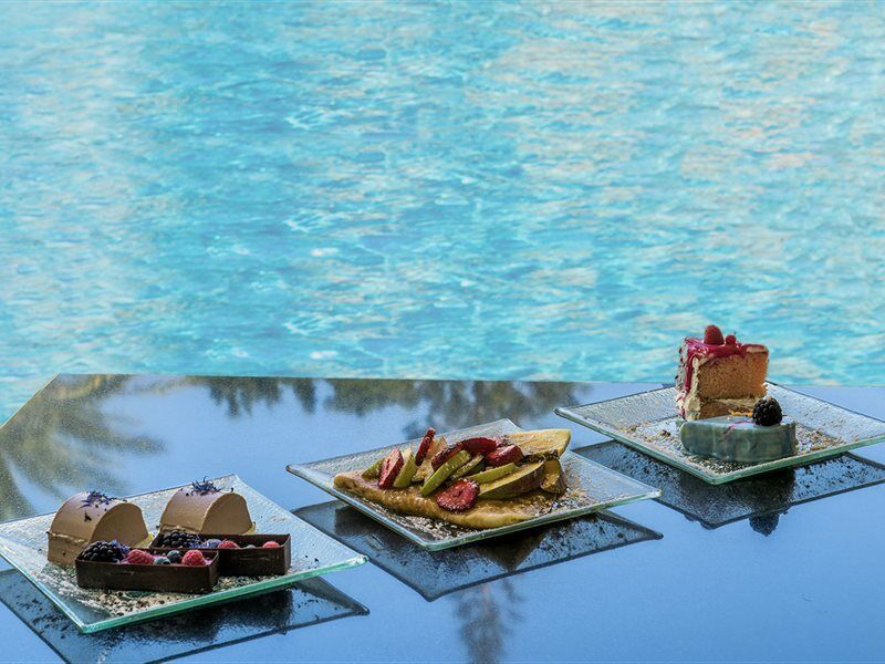 米提斯格兰迪海滩度假村 Rhodes City 外观 照片 A selection of desserts