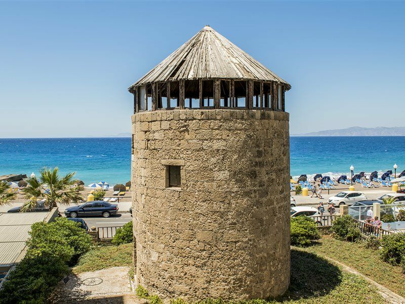 米提斯格兰迪海滩度假村 Rhodes City 外观 照片 The Venetian tower of Mirabello